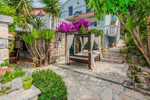 Rustical Vila VERDE with traditional Tavern & Pool, Jasenice (foto 4)