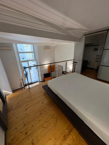 Loft con terrazzo nei vicoli, Janov (fotografie 9)