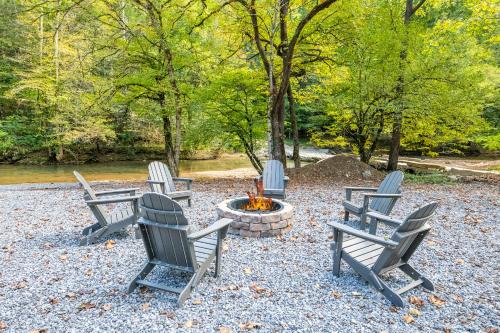 Cabin on the Creek By Avada Properties