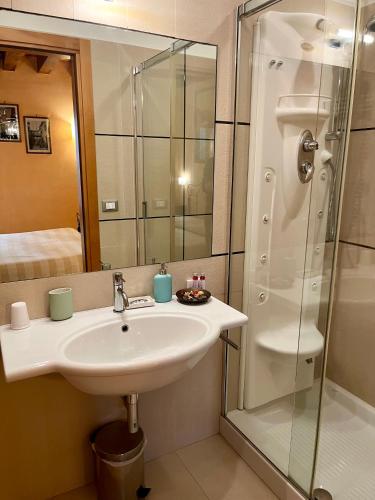 San Cassiano jacuzzi, Venice (photo 4)