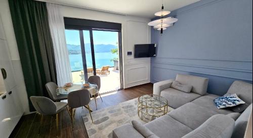 Azurno Pristaniste 3 in Zvinje