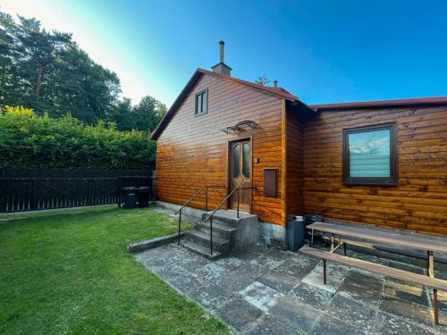 Chata Brodský E1062 (Chata Brodsky E1062) in เซอร์เวนี คอสเตเลซ