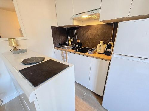 Facilities, 2 Pieces acces par code proche Metro near Les Agnettes Metro Station