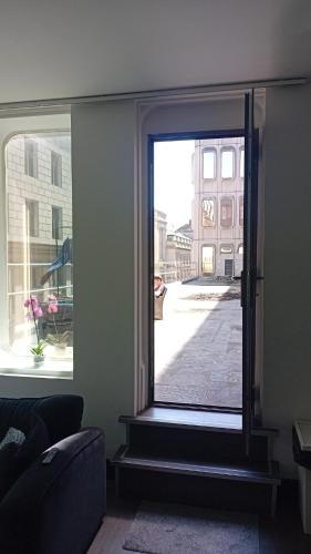 Spacious 2 Bedroom Apartment With Balcony & Parking, Liverpool (photo 6)