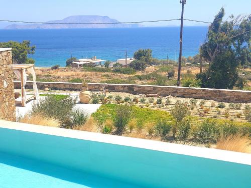 Úszómedence, Agiannirema Houses Ios in Psathi