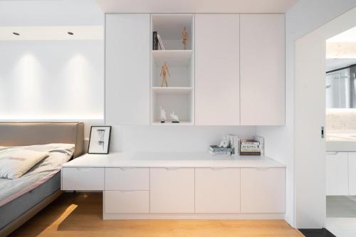 EHUB - Super Luxury Apt at the Bund Area with Big Balcony, Surrounded by Shopping & Dining, Shanghai (foto 9)