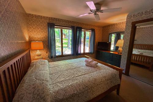 Big Boulder Lake Townhome in Lake Harmony, USA