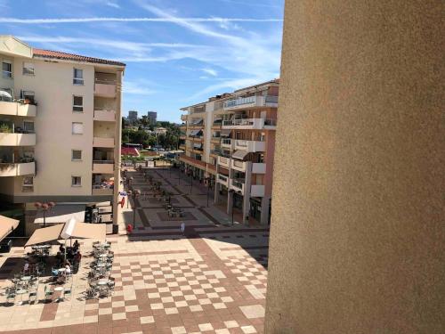 Appartements en bord de mer in Avenue de Cannes