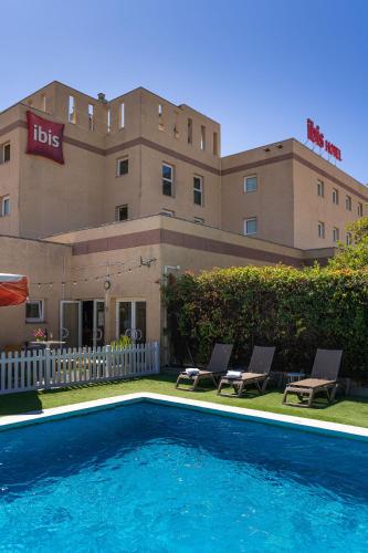 Swimming pool, ibis Jerez de La Frontera in Jerez de la Frontera