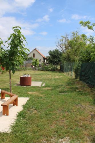 สวน, Hattyú vendégház Poroszló (Hattyu vendeghaz Poroszlo) in โปรอสซโล่