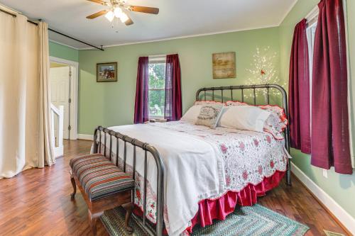125-Acre Grandmas Farm House with Fire Pit! - image 11