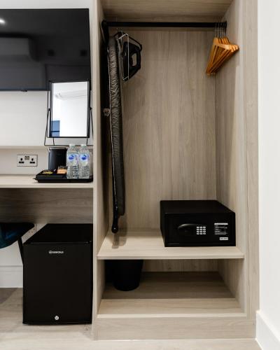 OYO Boston Court Hotel - image 12