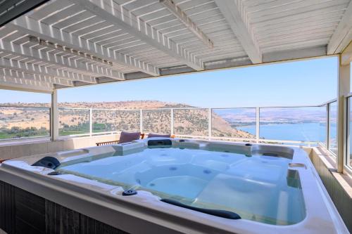 פנטהאוז השומר, Tiberias