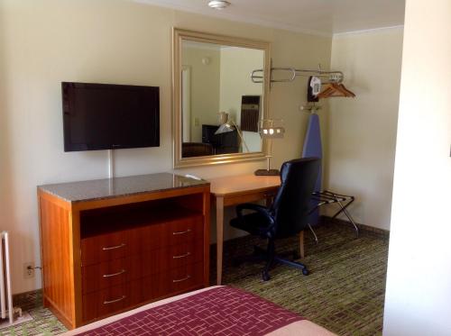 Queen Room