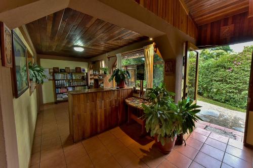 Hol, Hospedaje Mariposa in Monteverde