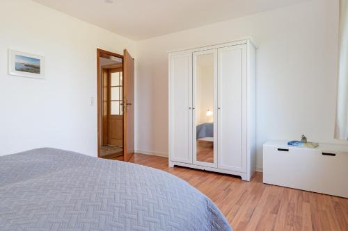 Apartment with Terrace image 7
