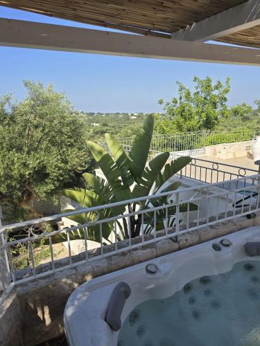 Atvērtā tipa vanna, TRULLI DON VINCENZO in Padresergio