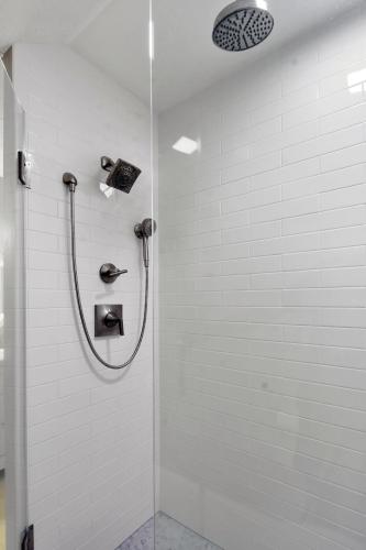 Four-Bedroom Apartment image 8