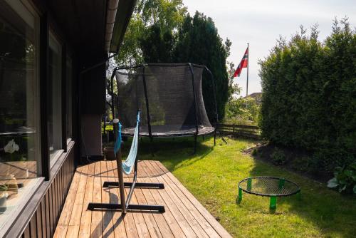 Garden, Sunny, Family-Friendly Near Zoo & Local Beaches in Dvergsnes