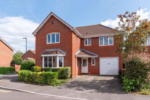 Beautiful 4 Bedroom Home near Bristol gîte à louer Mangotsfield Mediumwave Transmitter, Mast Northeast