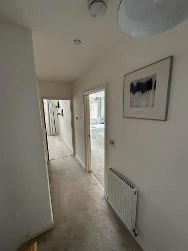 Spacious 4BR 4BA gated townhouse with balconies, Central JQ, Бирмингем (фото 5)