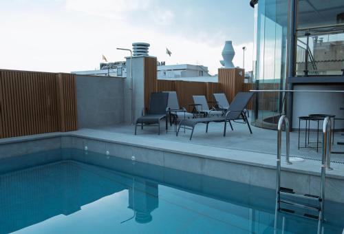 Swimming pool, Hotel Mefolinkel Suits in Lloret De Mar