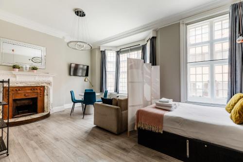 Apartments in the Heart of High Street Kensington - image 7