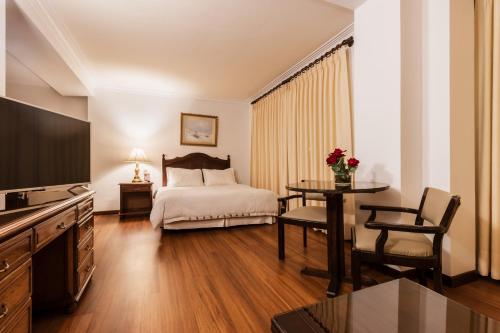 Standard Queen Room room in El Rey Palace Hotel