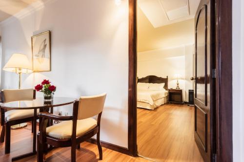 Executive Suite room in El Rey Palace Hotel
