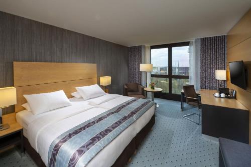 Superior Double Room image 3