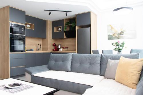 Luxury condos on 18th, 19th, 5th and 3rd floor, with pool, fitness, parking included, Skopje (fotografie 8)