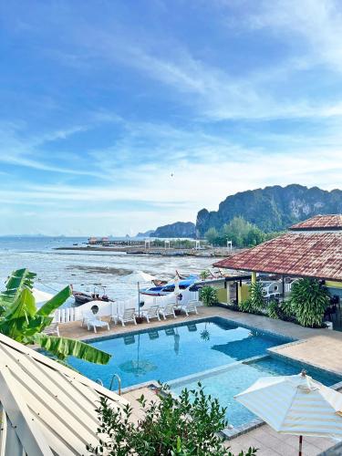 Surrounding environment, Anyavee Chom By The Sea in Ao Num Mao Bay