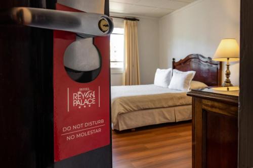 Single Room image 6