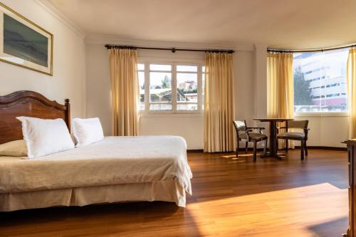 Standard Queen Room image 2