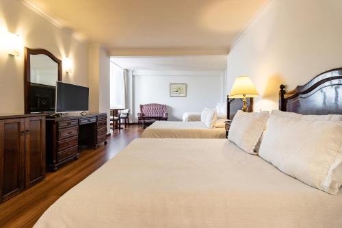 Executive Triple Room image 2