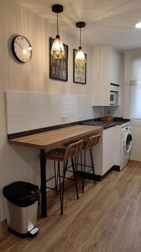virtuve, Vivienda de Uso Turístico Los Castaños (Vivienda de Uso Turistico Los Castanos) in Cobreros