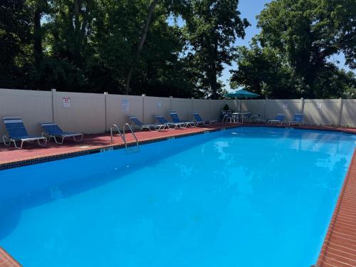 Charming 2br 2b In Elkins Park, Parking, Pool in Willow Grove, USA