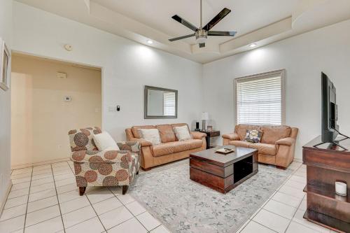 Pet-Friendly San Juan Home with Private Yard and Grill in Alamo (Texas)