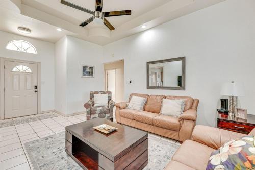 Pet-Friendly San Juan Home with Private Yard and Grill in Alamo (Texas)