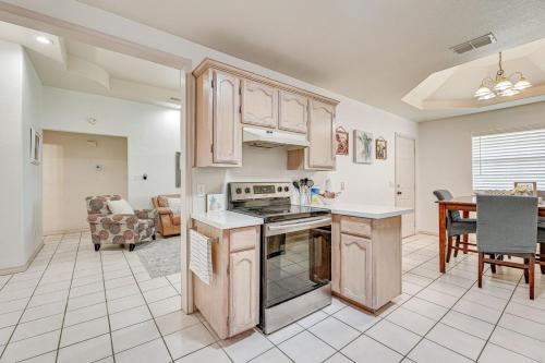 Pet-Friendly San Juan Home with Private Yard and Grill in Alamo (Texas)