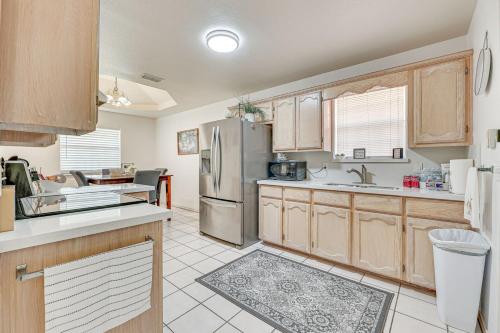 Pet-Friendly San Juan Home with Private Yard and Grill in Alamo (Texas)