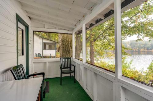 Зручності, The Elms Waterfront Cottages in Лейк Лузерн