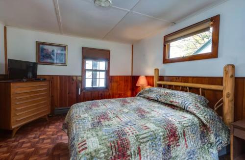 The Elms Waterfront Cottages in Лейк Лузерн