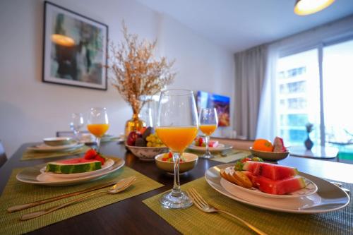 Modern 1BR 4 guest apartment World Trade Center, Dubai (Foto 2)