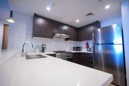 Modern 1BR 4 guest apartment World Trade Center - image 4