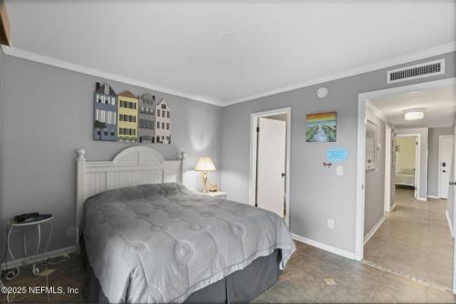 Oceanfront Luxe 3BR in St Augustine Beach in St. Augustine, USA