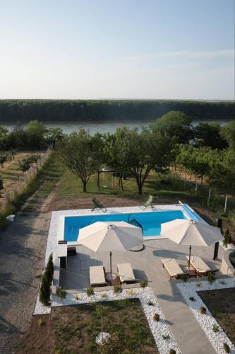 Skats, Vila Aleksandar in Beška