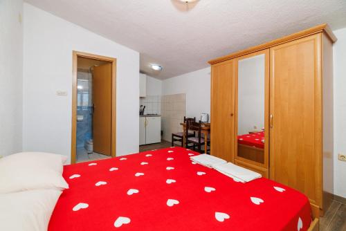 Apartments Jase-30m from beach - image 6
