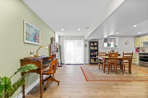 Family-friendly 2br Near Lake & Downtown in โคเบอร์ก (ออนตาริโอ)