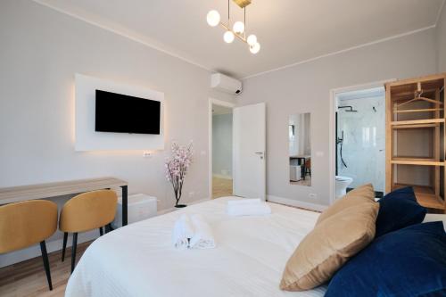 Bright Room 2 min Metro B 20 min Colosseum private bathroom swimming pool free parking, Rzym (zdjęcie 3)